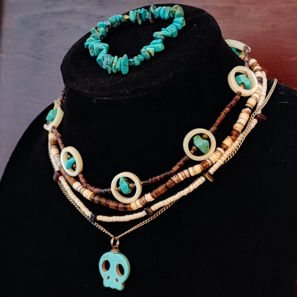 Beaded necklace set